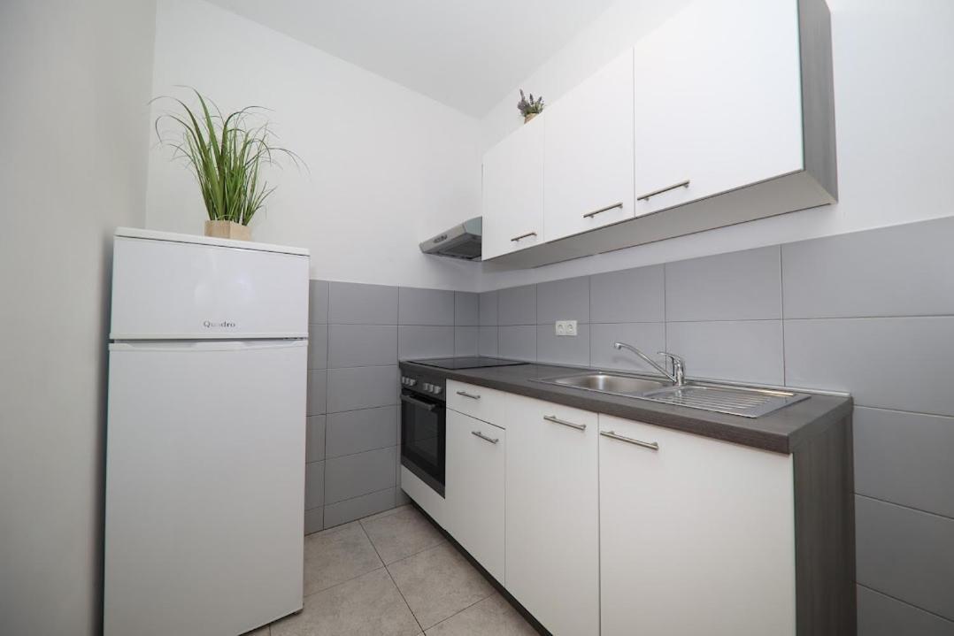 Apartments Kate Murter Eksteriør bilde
